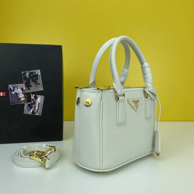 prada aaa qualite sac a main  pour femme s_126b4a11